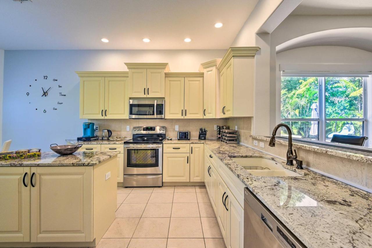 Sun-Soaked Sarasota Oasis With Pool And Hot Tub! Villa Exteriör bild